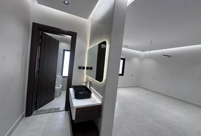 255987 - Property Image 2
