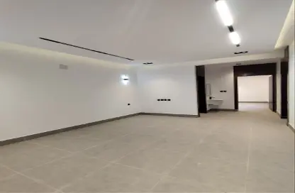 Full Floor - 3 Bedrooms - 3 Bathrooms for sale in Al Munisiyah - Riyadh - Ar Riyadh