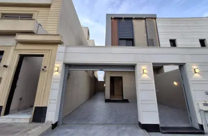 Full Floor - 3 Bedrooms - 4 Bathrooms for sale in Al Munisiyah - Riyadh - Ar Riyadh