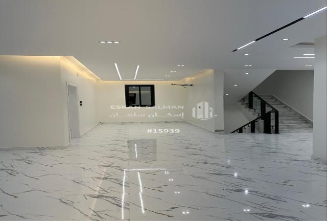 255721 - Property Image 2