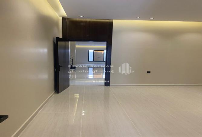 251375 - Property Image 2