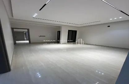 Full Floor - 6 Bedrooms - 3 Bathrooms for sale in Al Janadriyah - Riyadh - Ar Riyadh