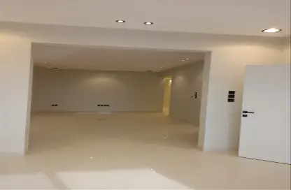 Full Floor - 3 Bedrooms - 3 Bathrooms for sale in Al Bayan - Riyadh - Ar Riyadh