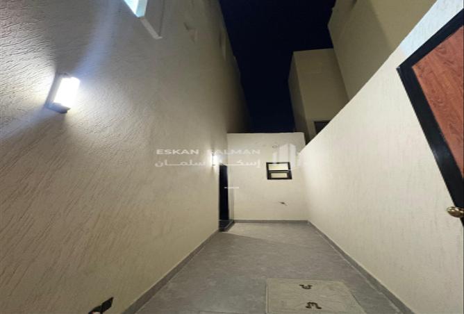 256610 - Property Image 2