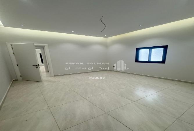 245999 - Property Image 3