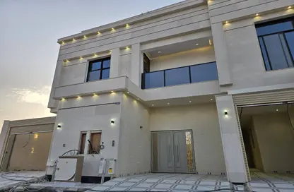 طابق كامل - 4 غرف نوم - 5 حمامات للبيع في المعيزيلة - الرياض - الرياض