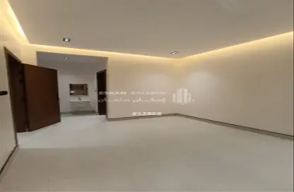 شقة - 6 غرف نوم - 5 حمامات للبيع في الجنادرية - الرياض - الرياض