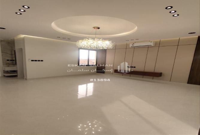 252321 - Property Image 2
