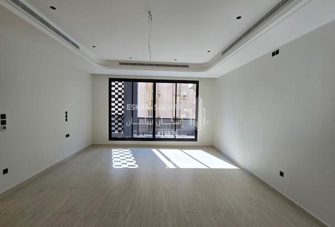 257092 - Property Image 2