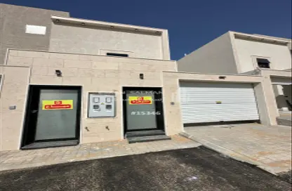 Full Floor - 5 Bedrooms - 3 Bathrooms for sale in Wasit - Bariduh - Al Qassim