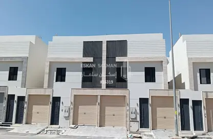 فيلا - 6 غرف نوم - 5 حمامات للبيع في عكاظ - الرياض - الرياض