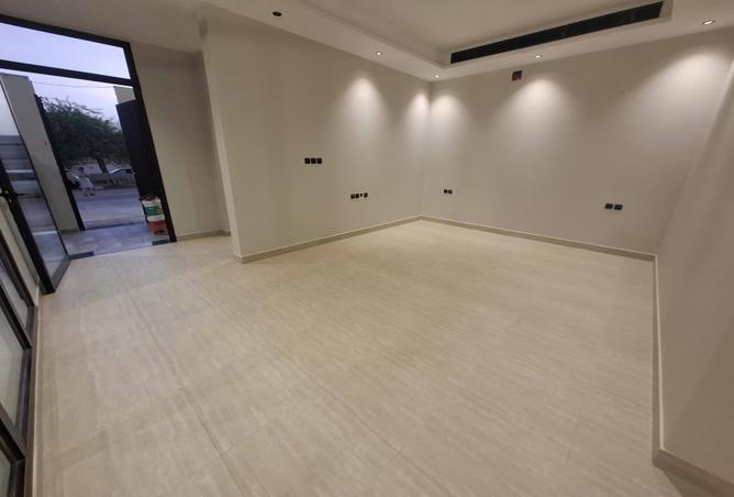 254968 - Property Image 3