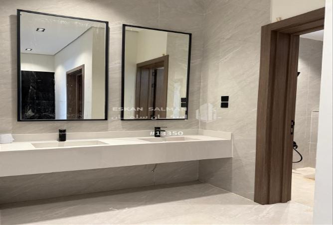 251050 - Property Image 2