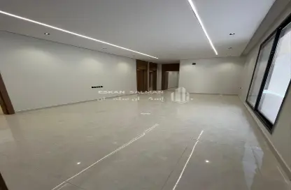 طابق كامل - 6 غرف نوم - 3 حمامات للبيع في الندوة - الرياض - الرياض