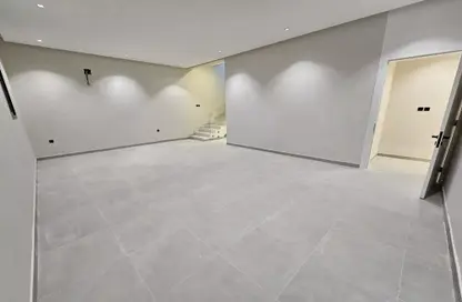 Full Floor - 3 Bedrooms for sale in Al Qadisiyah - Riyadh - Ar Riyadh
