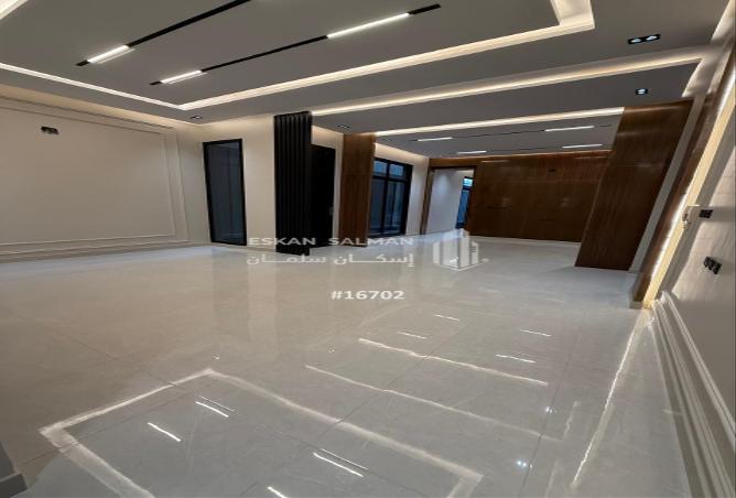 256713 - Property Image 2