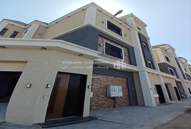 252057 - Property Image 2