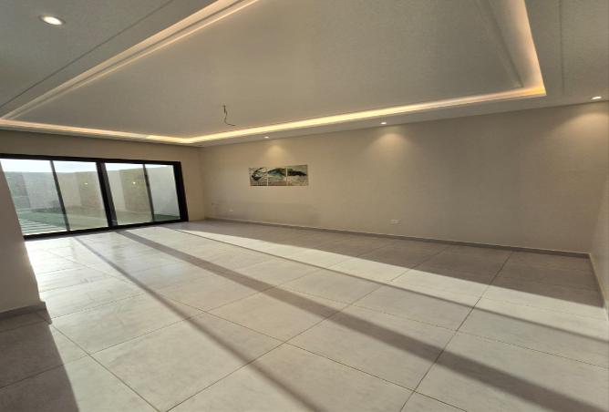 255827 - Property Image 2