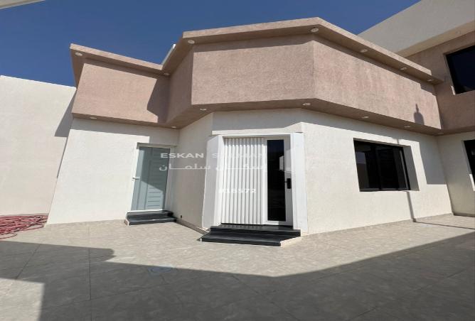 256625 - Property Image 2