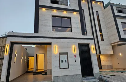 Full Floor - 3 Bedrooms - 4 Bathrooms for sale in Al Munisiyah - Riyadh - Ar Riyadh