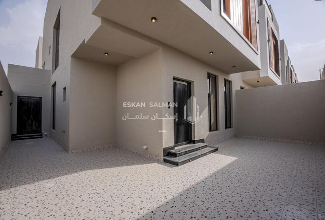 253819 - Property Image 2