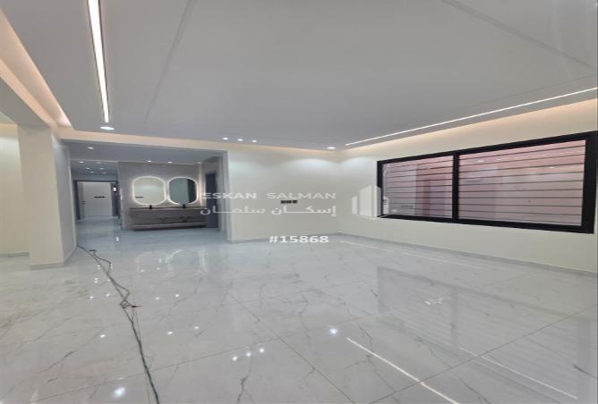 255582 - Property Image 2
