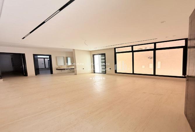 255890 - Property Image 2