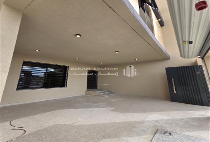 253595 - Property Image 2