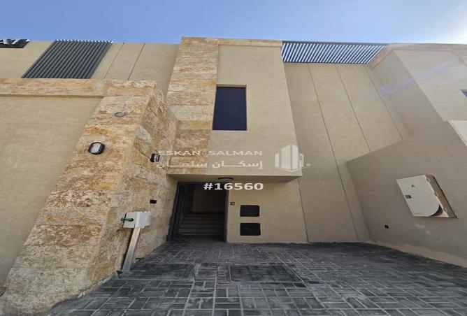 256668 - Property Image 3
