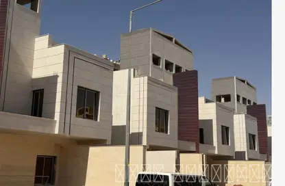 Full Floor - 5 Bedrooms - 3 Bathrooms for sale in Ar Rimal - Riyadh - Ar Riyadh