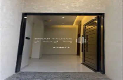 طابق كامل - 6 غرف نوم - 4 حمامات للبيع في القافلة - خميس مشيط - عسير