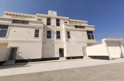 Apartment - 6 Bedrooms - 4 Bathrooms for sale in العزيزية - Al Jubail - Eastern