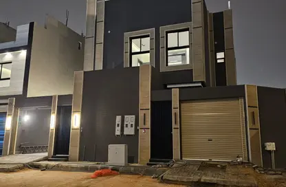 طابق كامل - 3 غرف نوم - 4 حمامات للبيع في المونسية - الرياض - الرياض