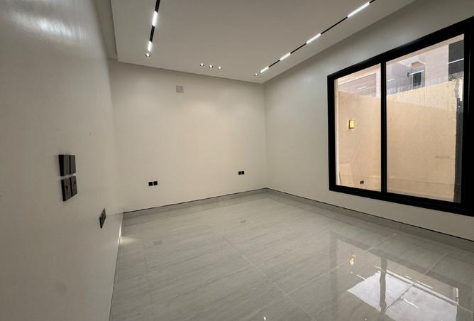 255476 - Property Image 2