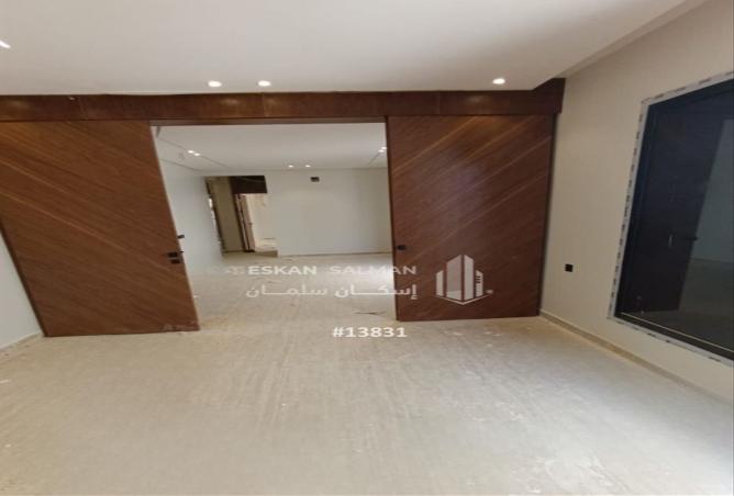 251983 - Property Image 2