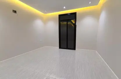 Full Floor - 3 Bedrooms for sale in Al Munisiyah - Riyadh - Ar Riyadh