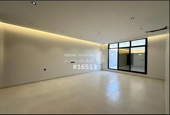 256512 - Property Image 2