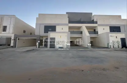 Full Floor - 6 Bedrooms - 3 Bathrooms for sale in Al Janadriyah - Riyadh - Ar Riyadh