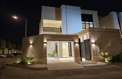 Villa - 5 Bedrooms - 7 Bathrooms for sale in Al Munisiyah - Riyadh - Ar Riyadh