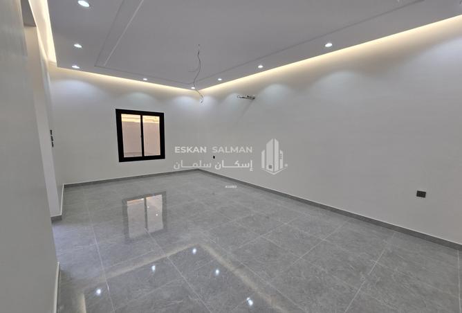 255807 - Property Image 2