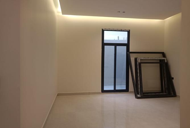 258604 - Property Image 2