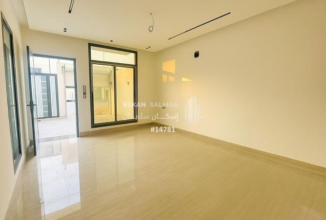 253792 - Property Image 3