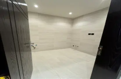 Apartment - 3 Bedrooms - 2 Bathrooms for rent in Al Malqa - Riyadh - Ar Riyadh