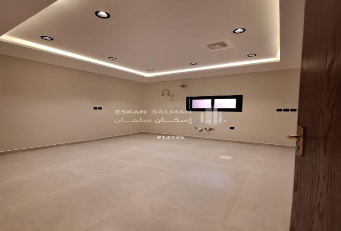 252004 - Property Image 2
