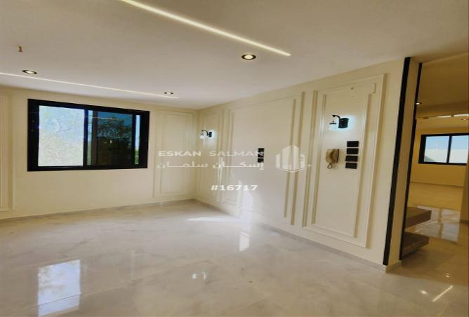 256782 - Property Image 2