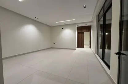 Apartment - 4 Bedrooms - 5 Bathrooms for sale in Al Munisiyah - Riyadh - Ar Riyadh