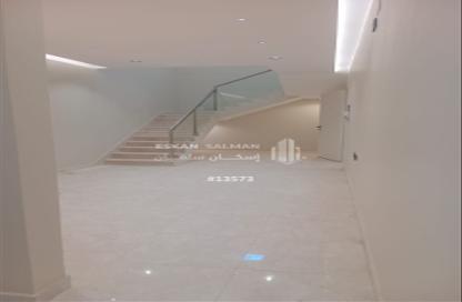 Apartment - 5 Bedrooms - 5 Bathrooms for sale in Al Nakhil - Bariduh - Al Qassim