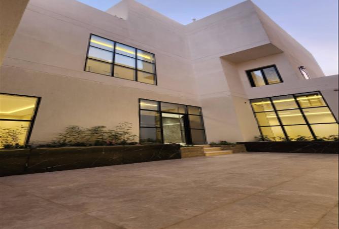 258228 - Property Image 2