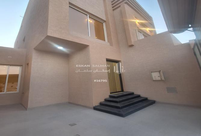 256818 - Property Image 2