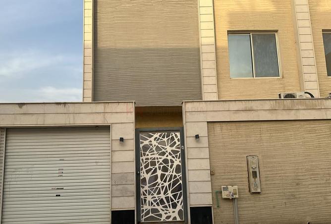 Villa - 4 Bedrooms - 7+ Bathrooms for sale in Shubra - Riyadh - Ar Riyadh